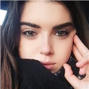 studentessa universitaria, iscritta alla facoltà di architettura offre ripetizioni a ragazzi